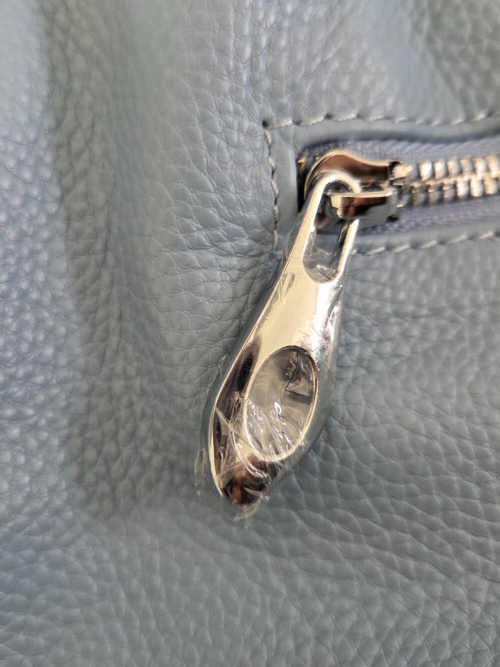 Iswee Genuine Leather Handbag Featuring a Top Handle Design - Robin Egg Blue - Picture 8 of 16